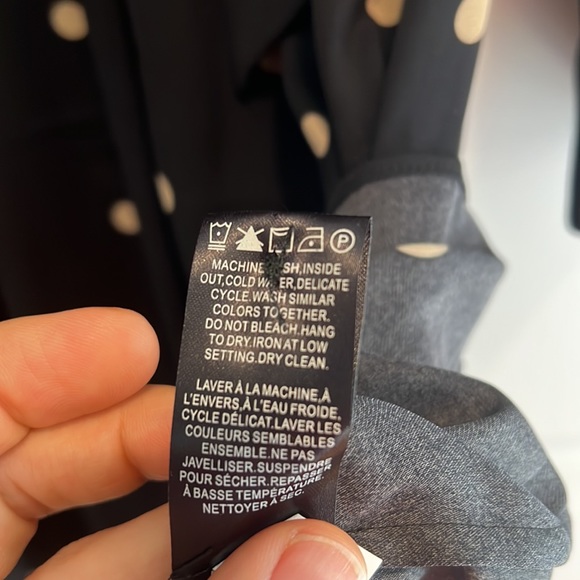 RW&CO polka dot dress loose fit with neck tie and size zipper. Size M Like new - Picture 12 of 15